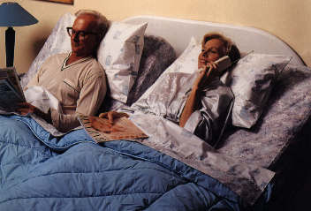 coupleSm.jpg (17353 bytes)