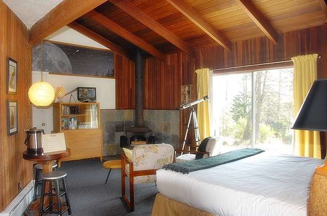 Curious Book the room Curious to sleep on a FloBed. Photo credit The Andiron